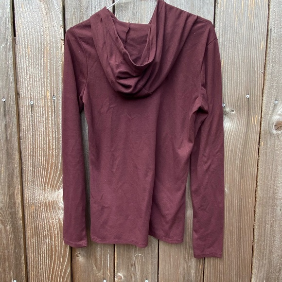 Nike Long Sleeve - Picture 2 of 3